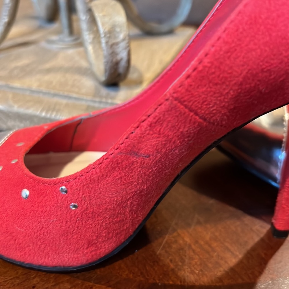 Red Suede Pump - Picture 6 of 6